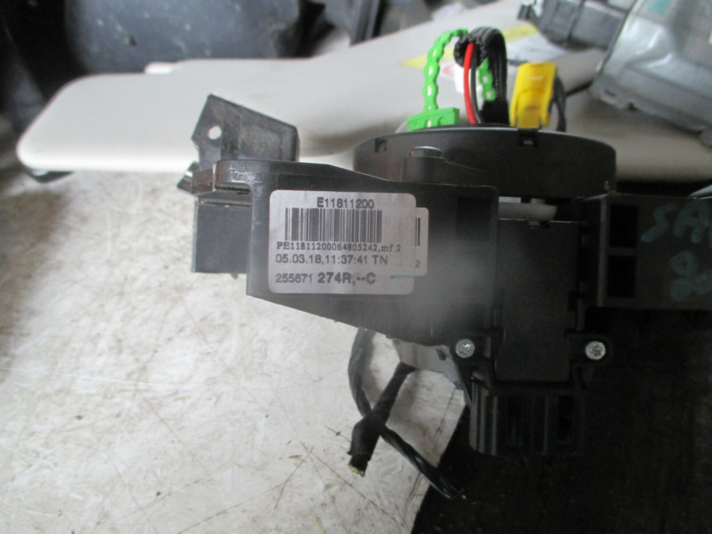 DACIA SANDERO 2018 MULTIFUCTIONAL STEERING WHEEL SWITCH BUTTON E11811200