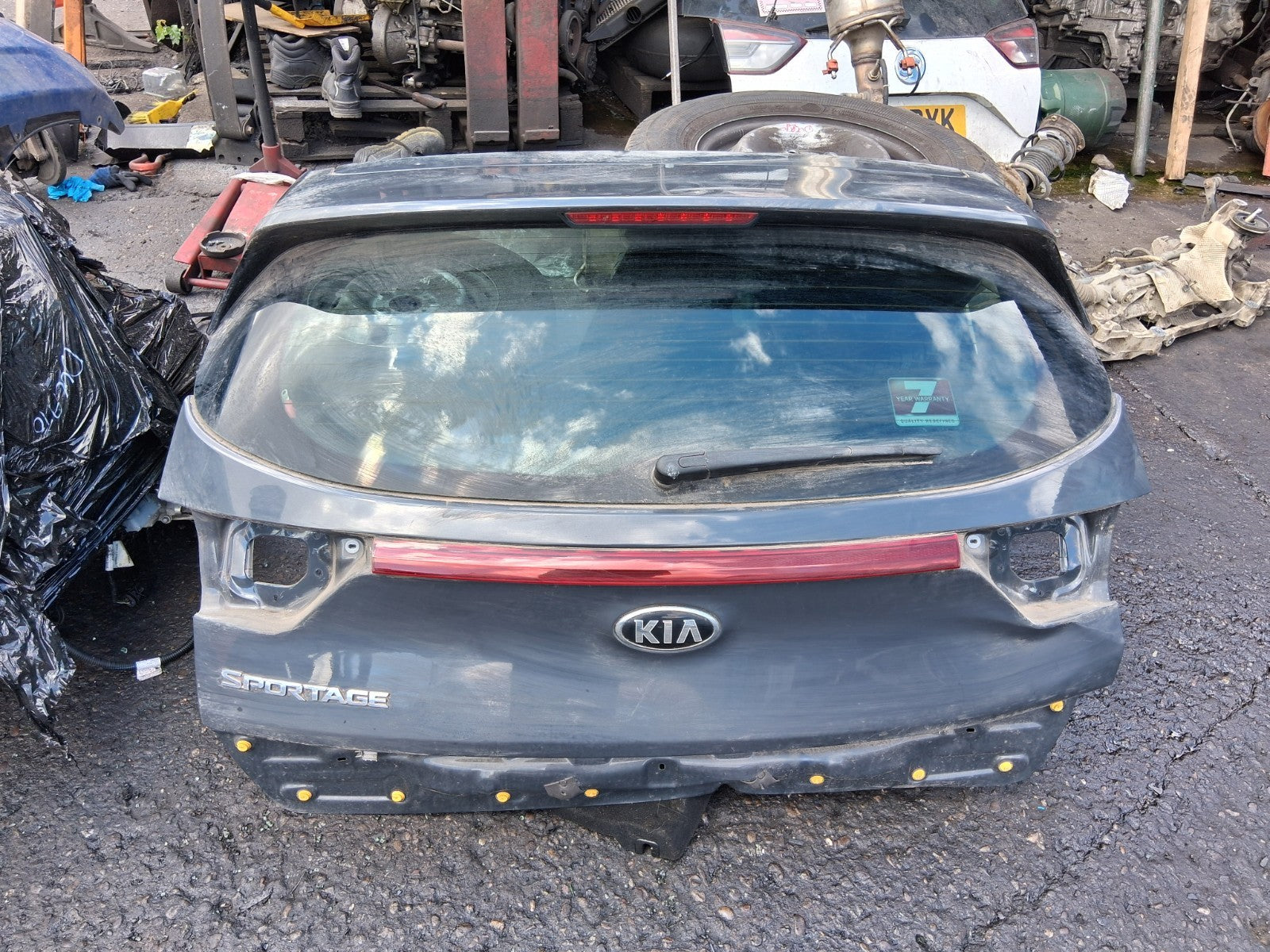 2020 KIA SPORATGE MK4 REAR TAILGATE BOOTLID GLASS HAS DENTS