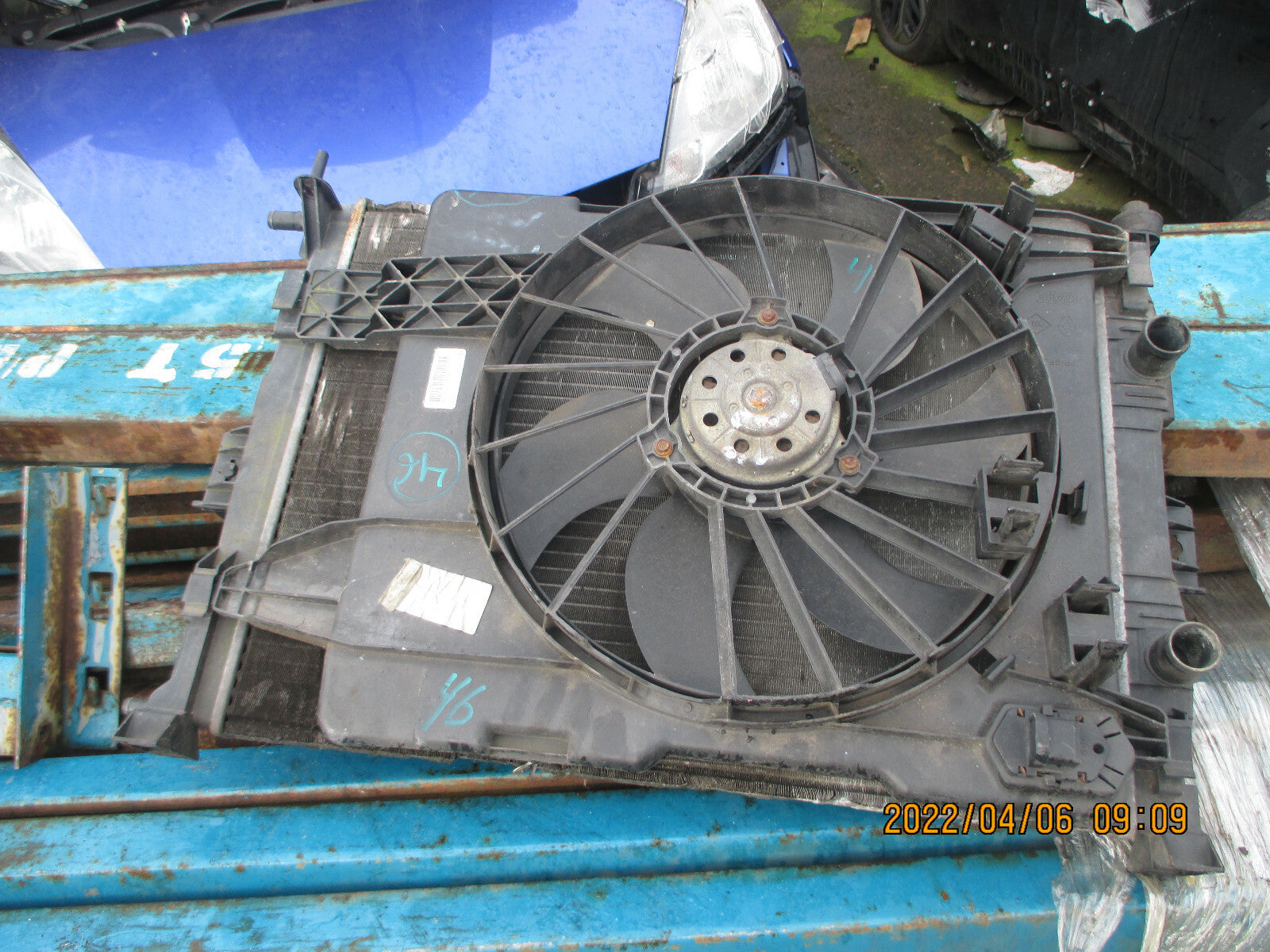 RENAULT MEGANE MK3 RADIATOR FAN COWLING 8200151464 8200115541 RP 46