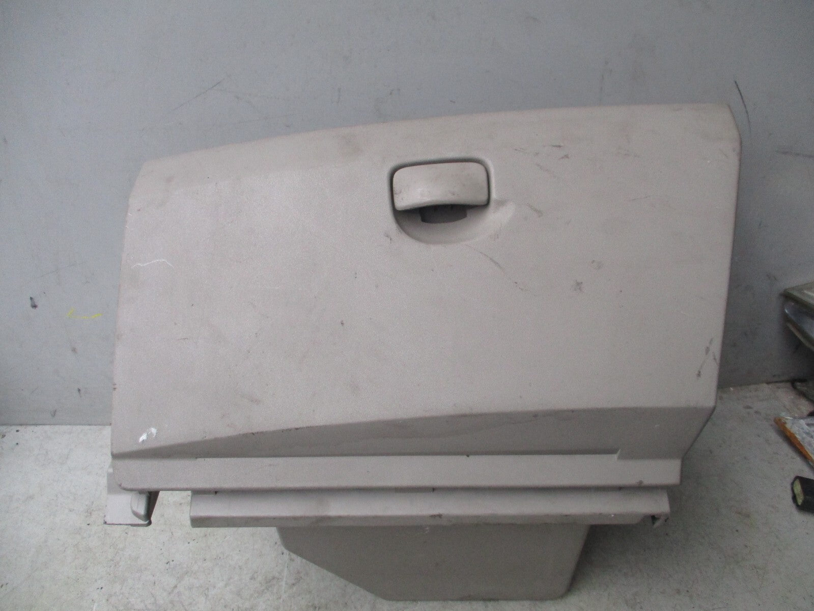 RENAULT MEGANE 2005 MK2 NS PASSENGER SIDE STORAGE COMPARTMENT GLOVEBOX