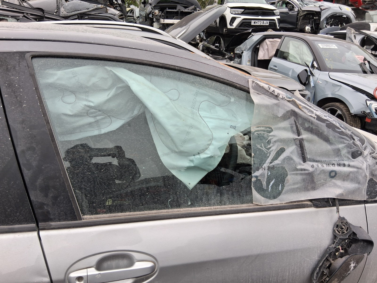 TOYOTA YARIS MK3 2019 OSF DRIVER SIDE FRONT WINDOW GLASS