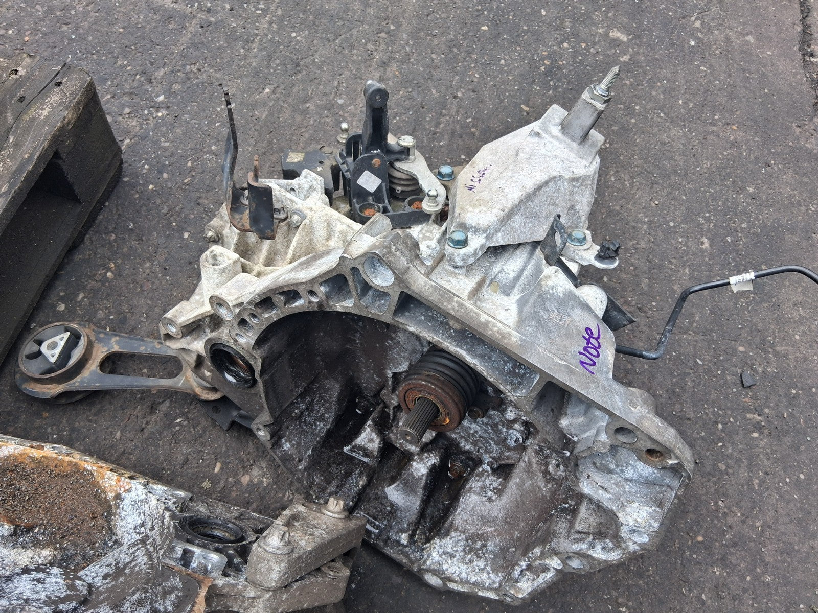 2015 NISSAN NOTE 1.2 PETROL MANUAL GEARBOX GEAR BOX JH3323