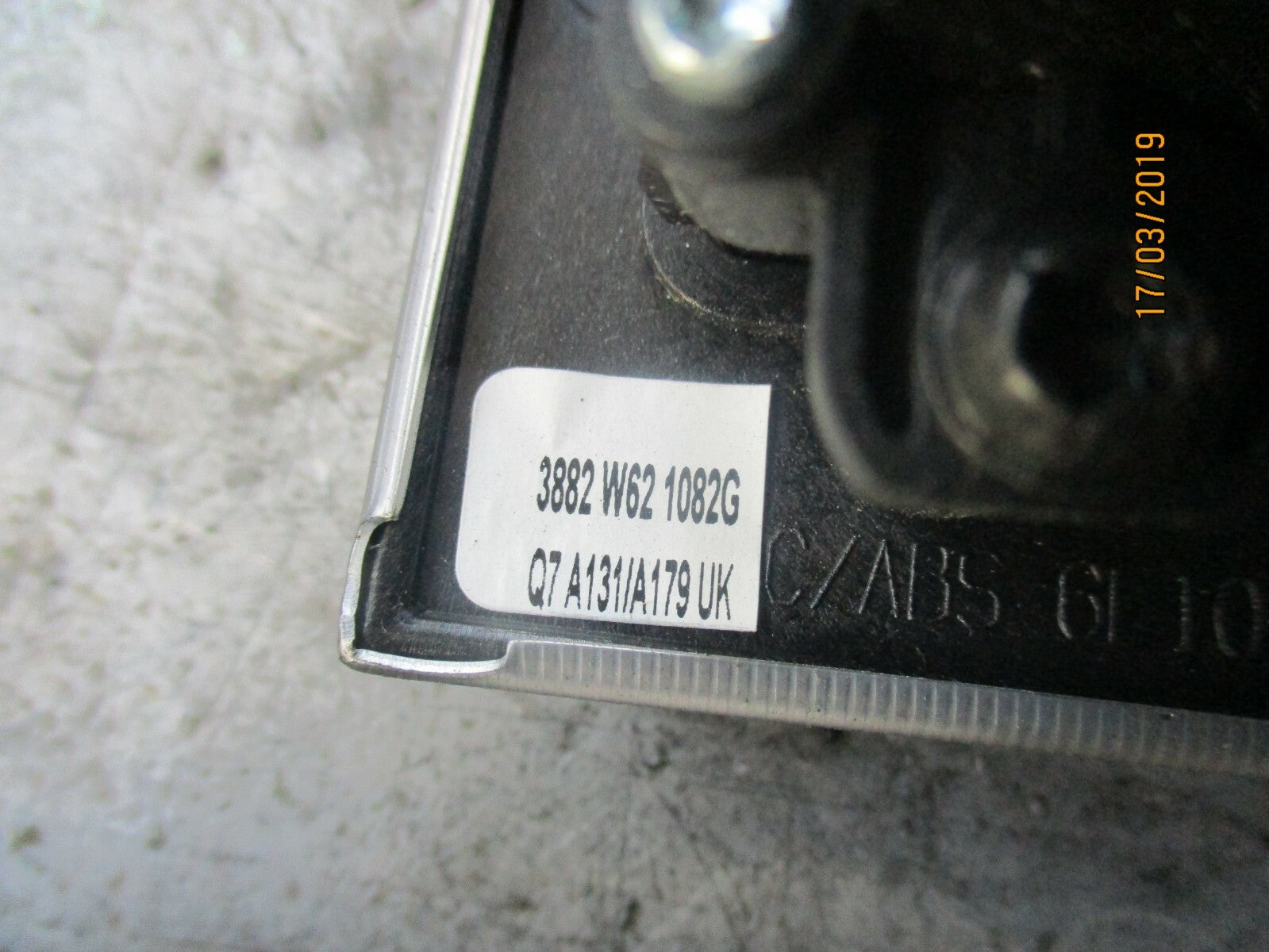 MERCEDES C CLASS W203 CENTRE CONSOLE HAZARD SWITCH 2038707910