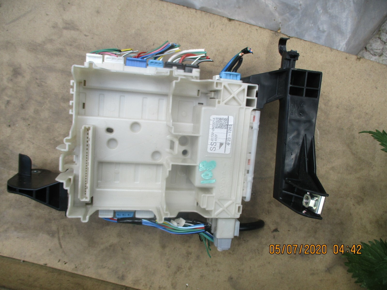 PEUGEOT 108 MK2 2014 1.0 PETROL FUSE BOX MODULE 827300H030
