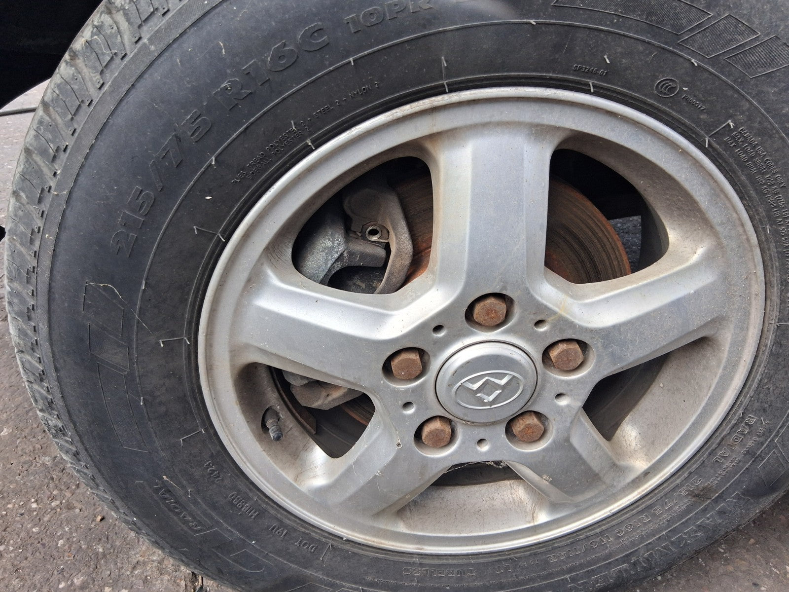 2020 SAIC LDV V80 16 INCH ALLOY WHEEL WITH TYRE 215/75R16