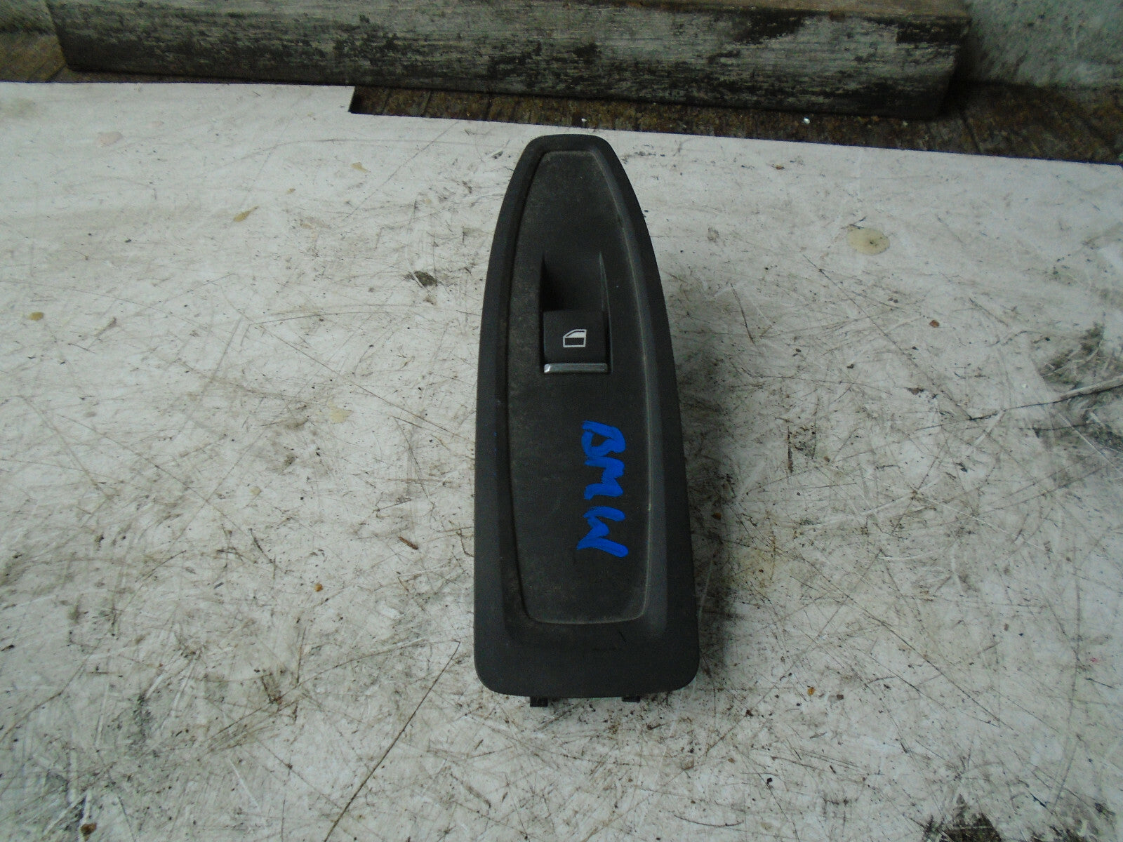 BMW 1 SERIES 116D F20 2018 NSF PASSENGER SIDE FRONT WINDOW SWITCH 9208107