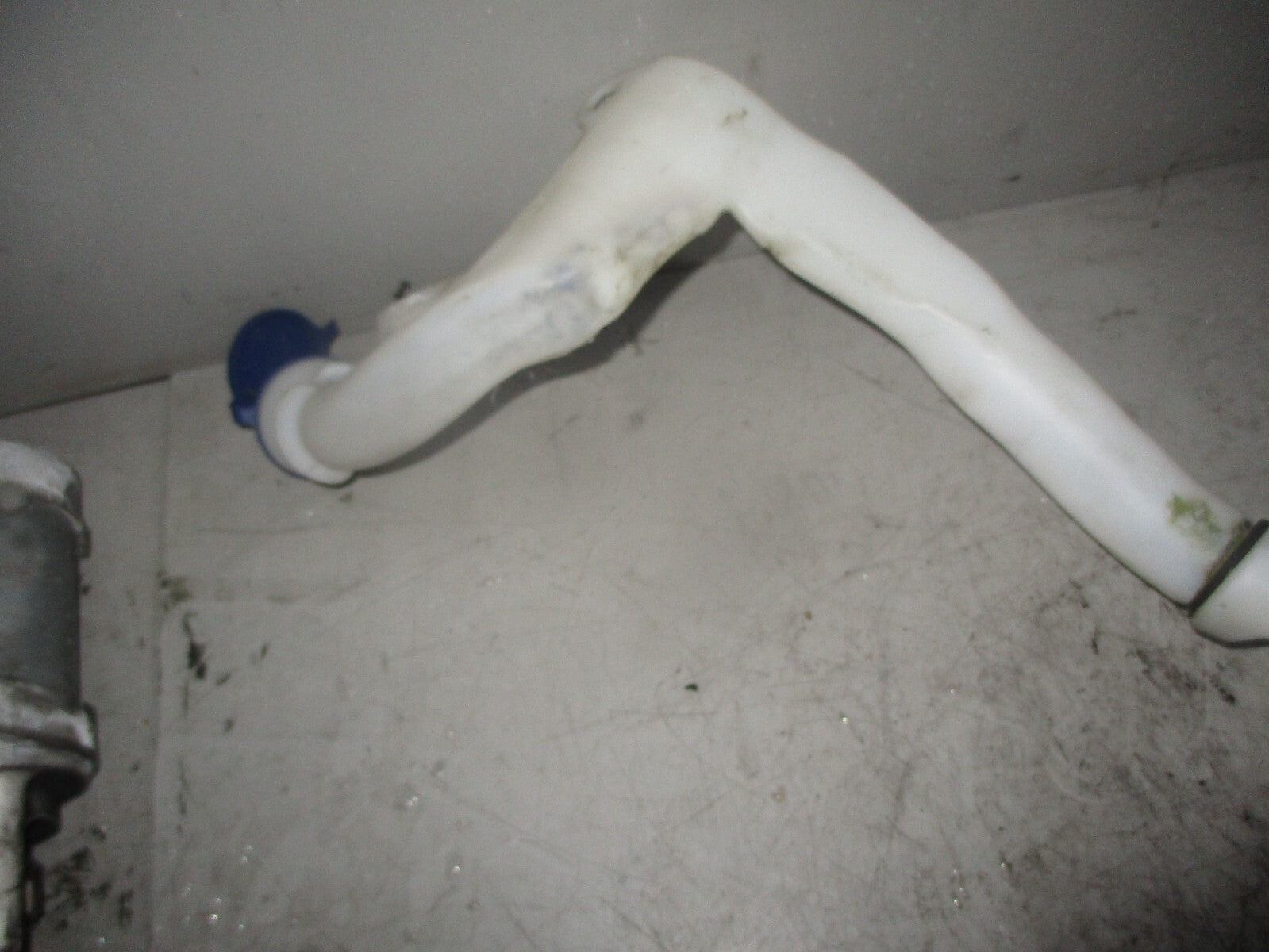PEUGEOT 208 2017 WNDSCREEN WASHER BOTTLE & PUMP 9683988680