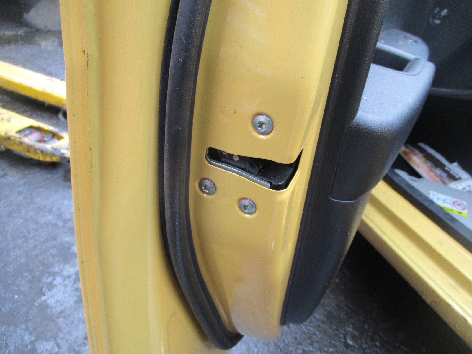 2023 KIA PICANTO MK3 JA NSF PASSENGER SIDE FRONT DOOR LOCK MECHANISM