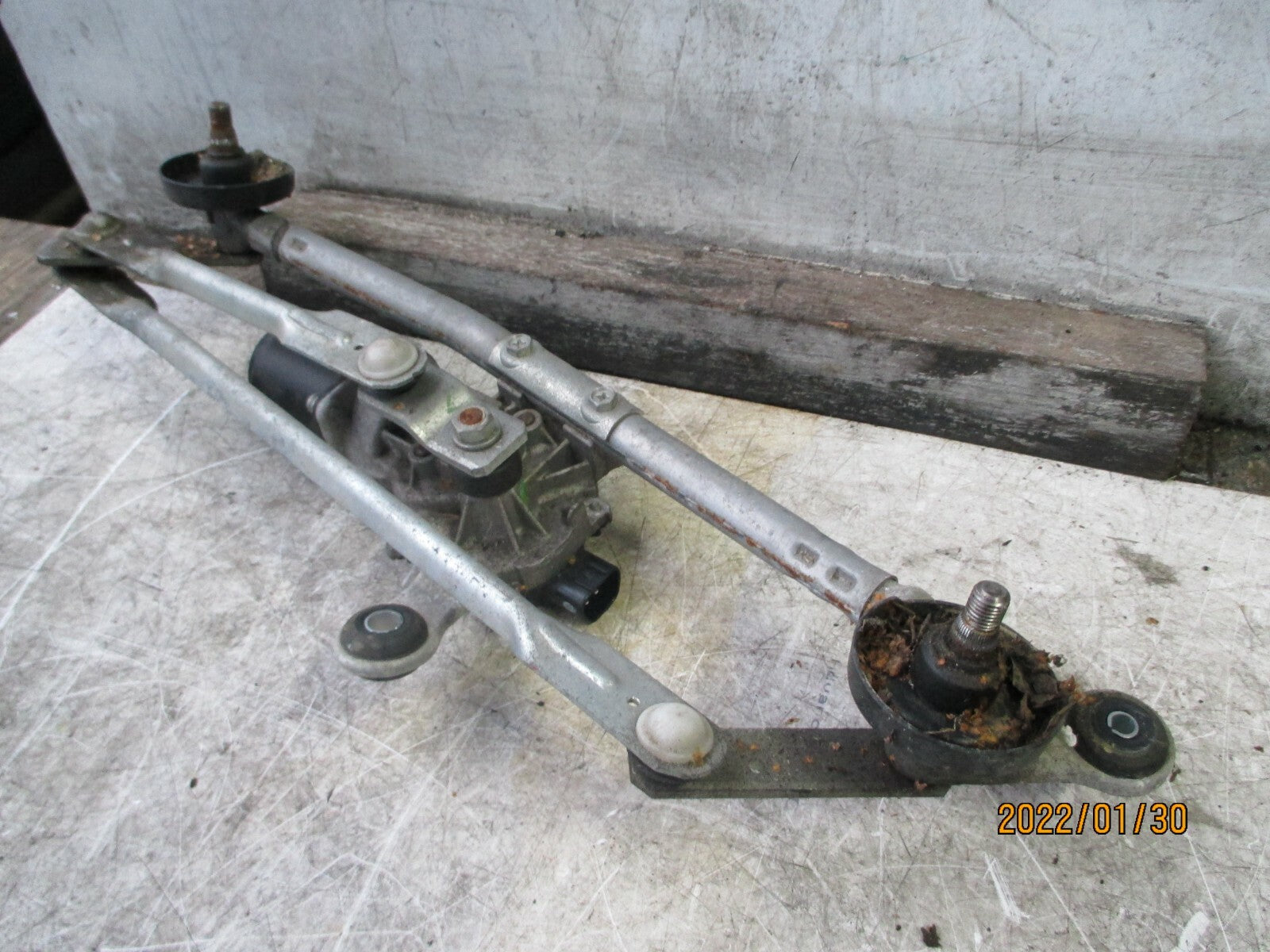 NISSAN MICRA 2014 K13 FRONT WINDSCREEN WIPER MOTOR