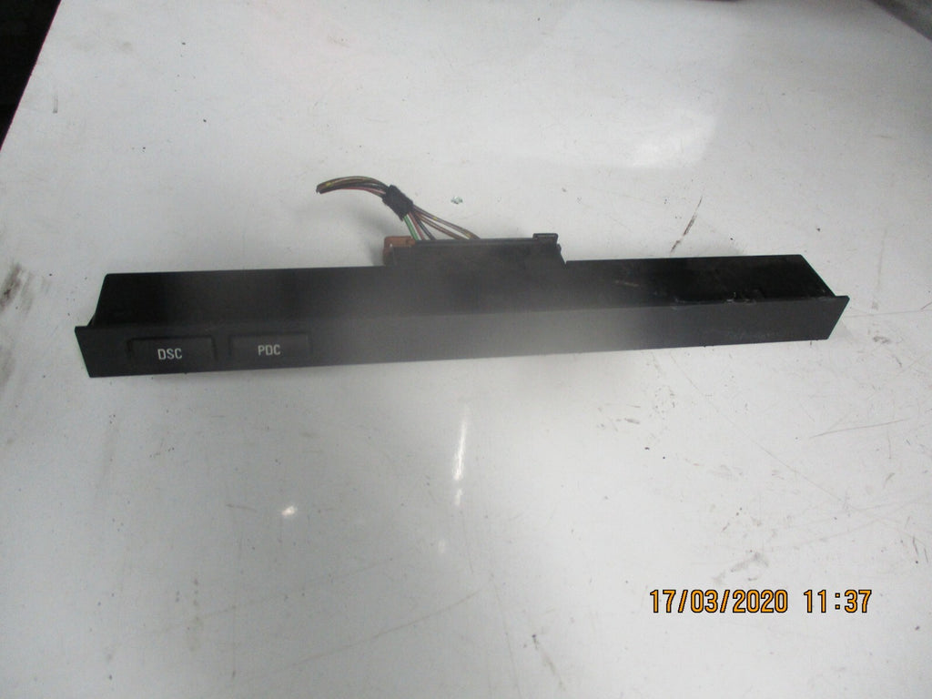 BMW 5 SERIES E39 2002 PDC & DSC SWITCHES PANEL 8373769