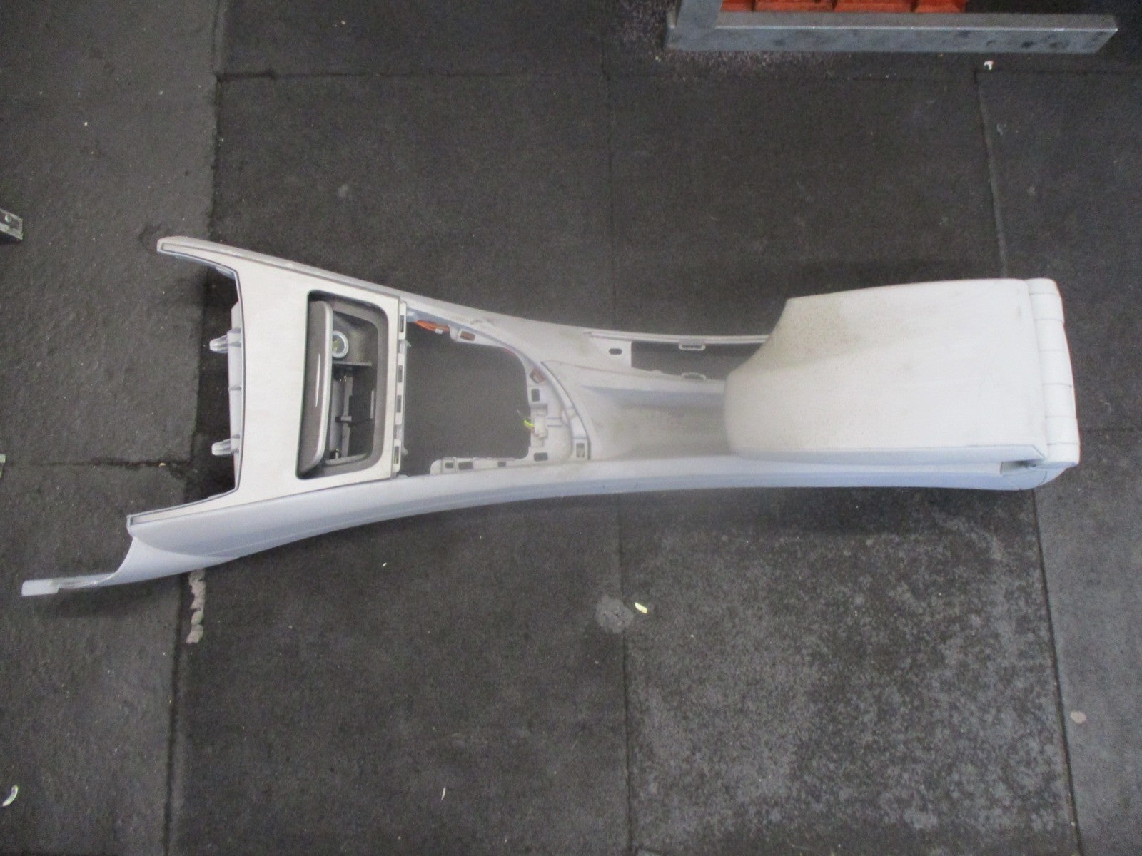 2005 BMW 1 SERIES 118D E87 CENTRE CONSOLE WITH ARMREST 912143604