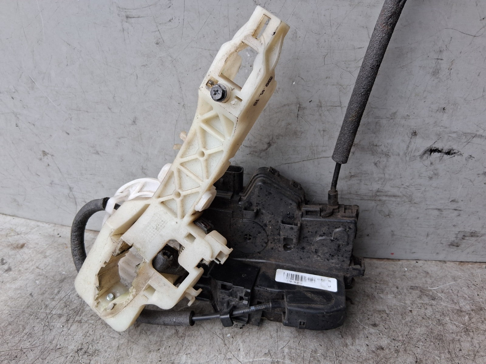 KIA SPORTAGE MK3 2012 NSF PASSENGER SIDE FRONT LEFT DOOR LOCK MECHANISM