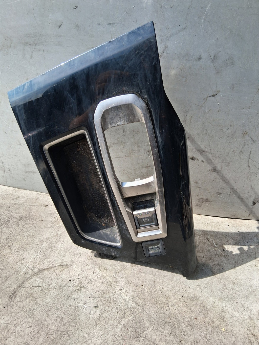 2019 PEUGEOT 5008 MK2 GEAR SELECTOR TRIM WITH PARKING BUTTON SWITCH 9810343177