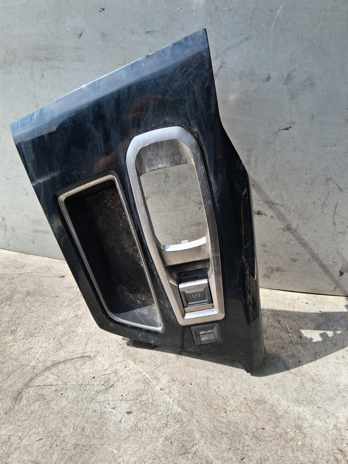 2019 PEUGEOT 5008 MK2 GEAR SELECTOR TRIM WITH PARKING BUTTON SWITCH 9810343177