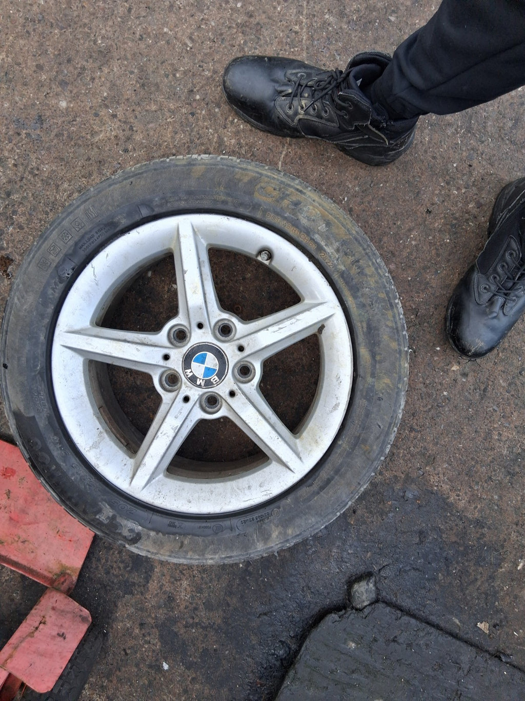 2015 BMW 1 SERIES F20 16 INCH ALLOY WHEEL WITH TYRE 205/55R16