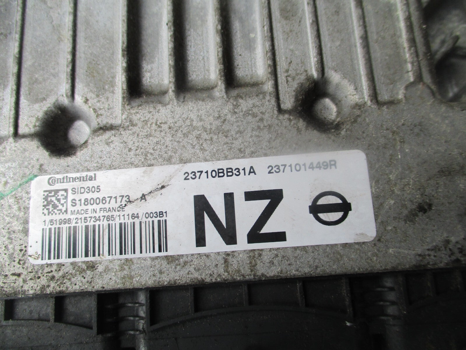2011 NISSAN QASHQAI ENGINE CONTROL UNIT ECU SID305