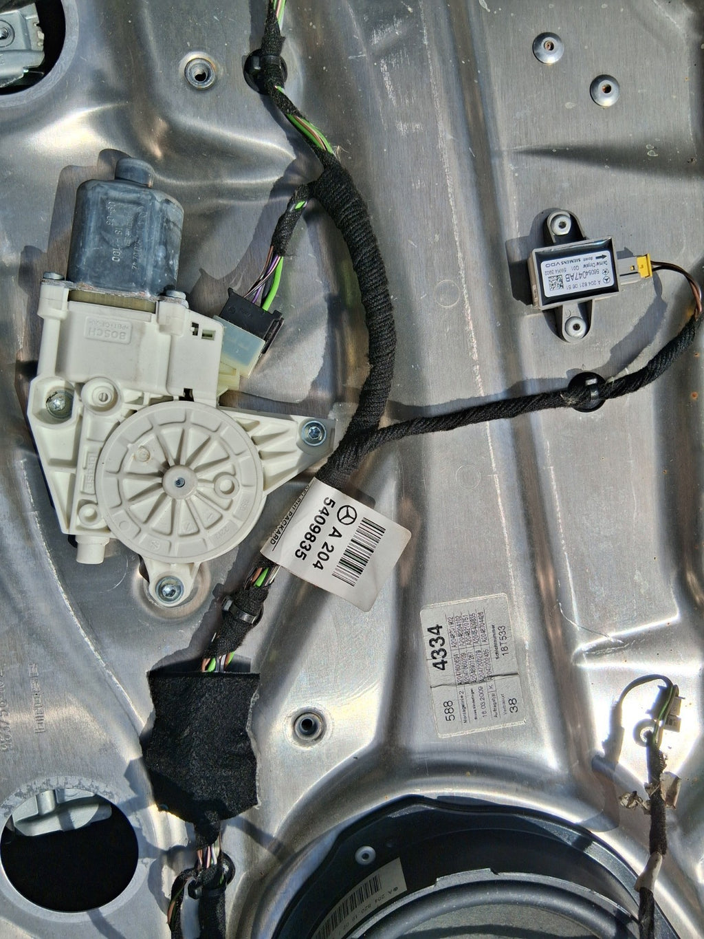 MERCEDES C CLASS 2009 W204 OSF DRIVER SIDE FRONT WINDOW MOTOR REGULATOR 96375810
