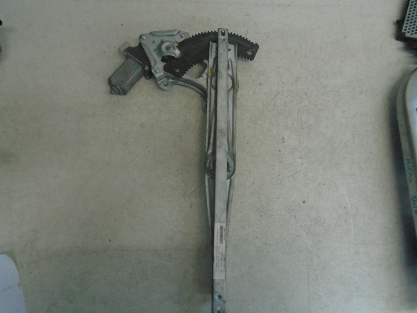 NISSAN MICRA 2016 MK4 OSF FRONT DRIVER SIDE WINDOW REGULATOR 807001HB2A