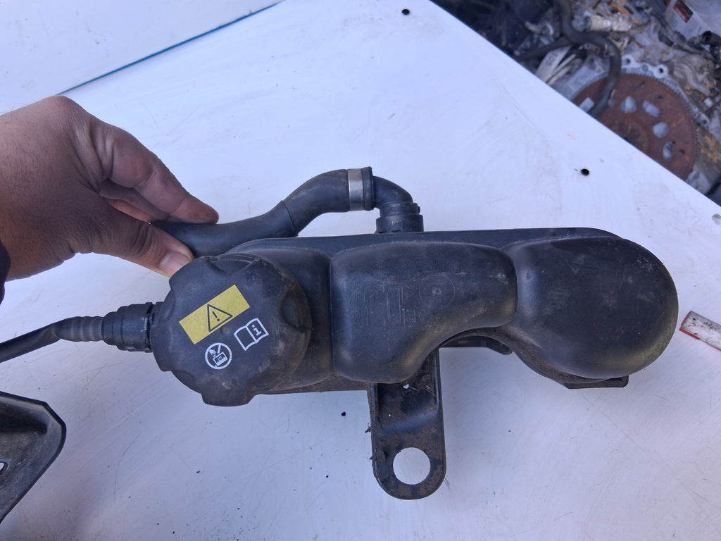 2021 MINI COUNTRYMAN F60 COOLANT OVERFLOW EXPANSION TANK RESERVOIR 7645508