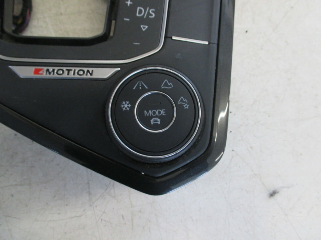 VOLKSWAGEN TIGUAN MK2 2019 CENTRE CONSOLE GEAR SELECTOR SURROUND 5NC713203