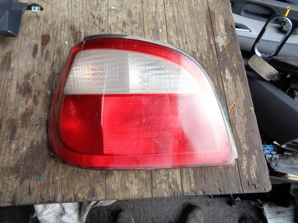 RENAULT MEGANE MK1 CABRIOLET PASSENGER NEAR SIDE REAR LIGHT 7700428320