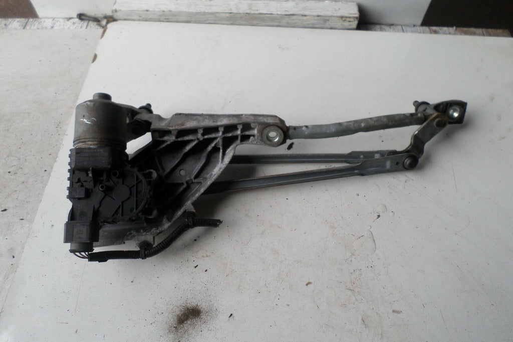 FORD FIESTA MK7 08-16 FRONT WINDSCREEN WIPER MOTOR AND LINKAGE 8A6117B571BB