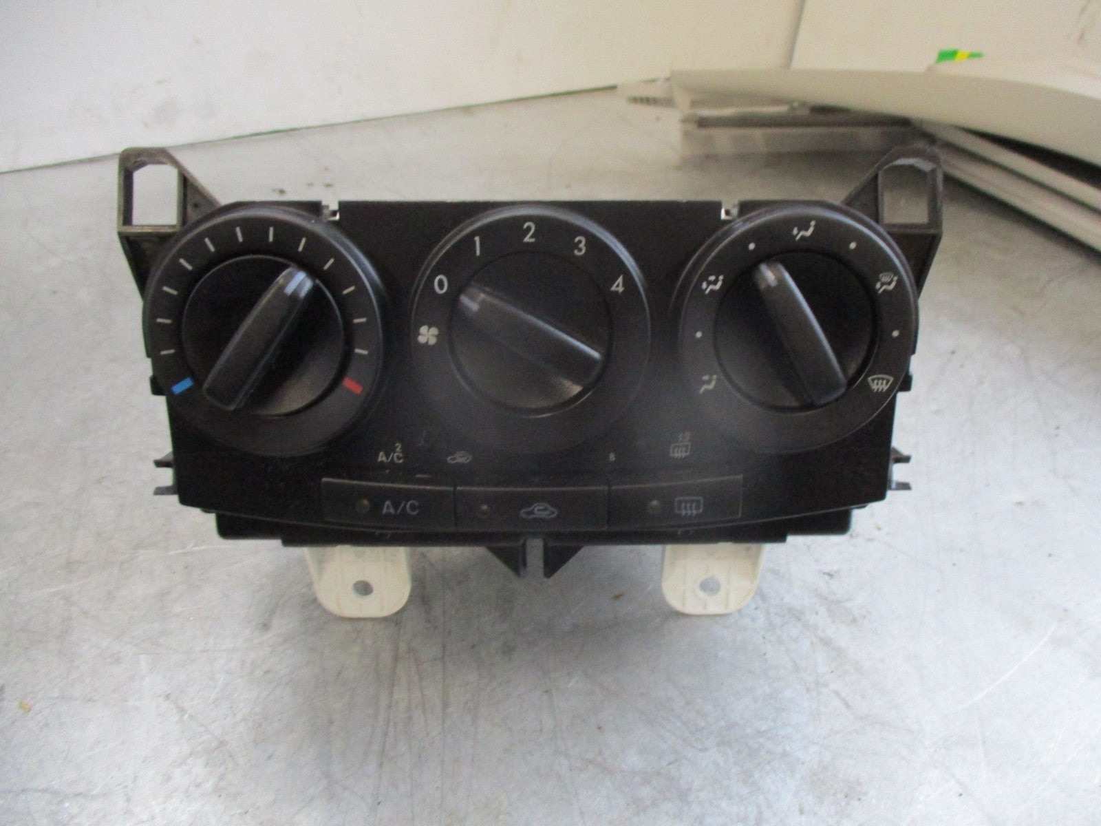 MAZDA 5 2007 HEATER AIR BLOWER CLIMATE CONTROL SWITCH PANEL HCC33 M1900CC33 F08