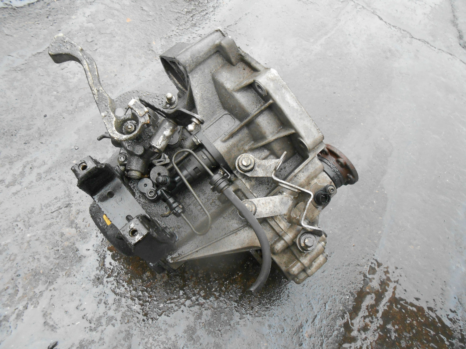 VOLKSWAGEN VW FOX 5Z1 2001 1.4 8V BKR ENGINE 5 SPEED MANUAL GEARBOX QZK
