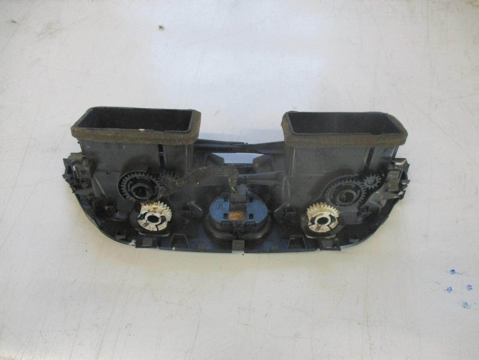 VAUXHALL CORSA E CENTRAL AIR VENTS PANEL TRIM & HAZARD SWITCH 13377949