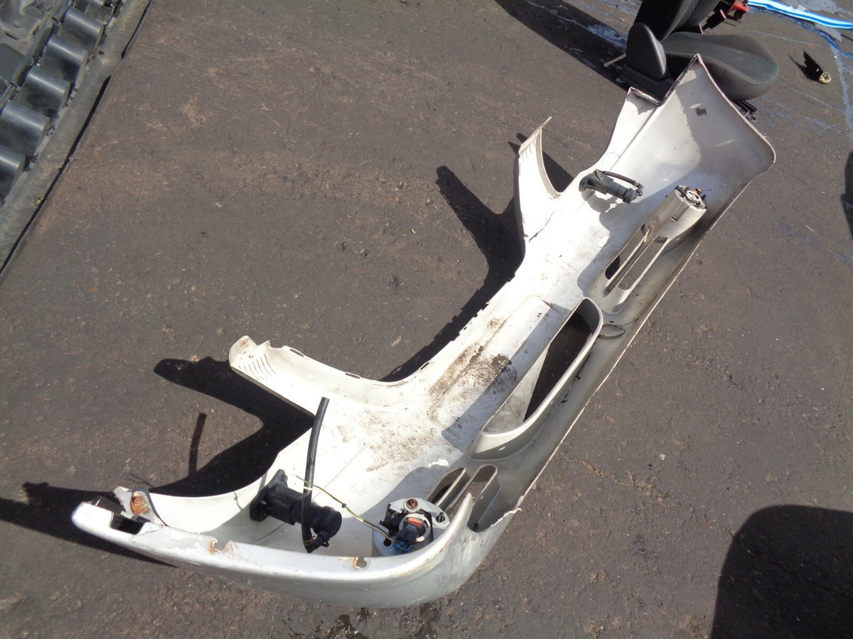 CHRYSLER GRAND VOYAGER 2006 FRONT BUMPER COMPLETE WHITE