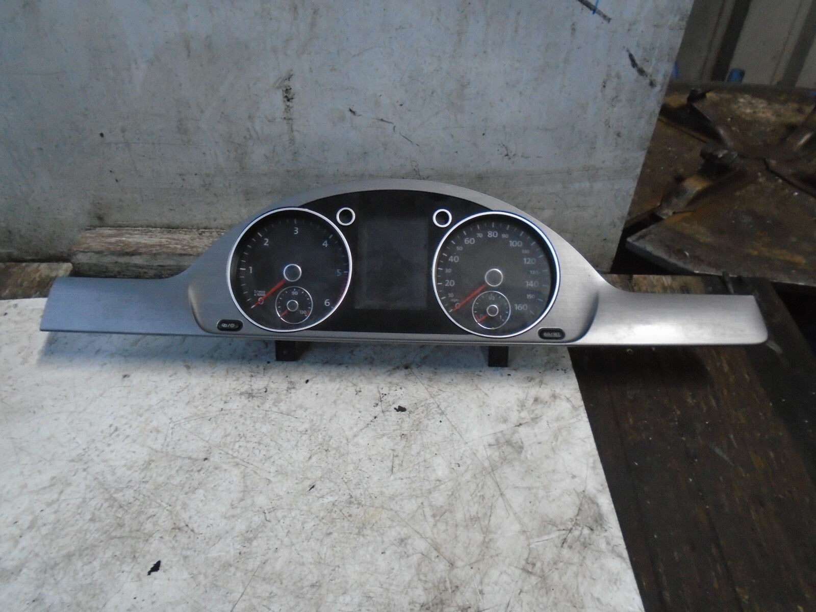 VW VOLKSWAGEN PASSAT 2014 B7 2.0 DIESEL SPEEDOMETER INSTRUMENT CLUSTER 3AA920970
