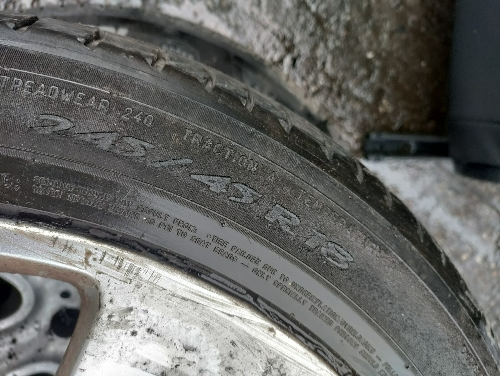 2009 JAGUAR XF X250 18 INCH ALLOY WHEEL WITH TYRE 245/45R18 REF 3