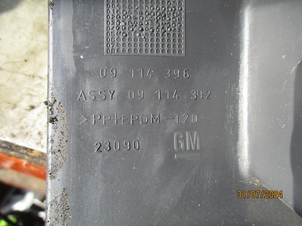 2005 VAUXHALL CORSA C STORAGE TRAY UNDER DASHBOARD 09114396