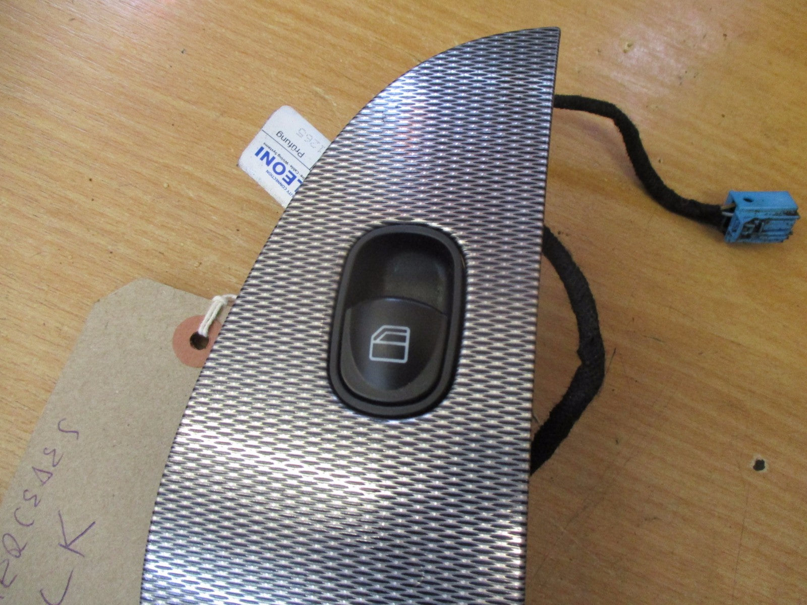 MERCEDES CLK 2003 C209 NSF PASSENGER FRONT WINDOW CONTROL SWITCH A2038200210
