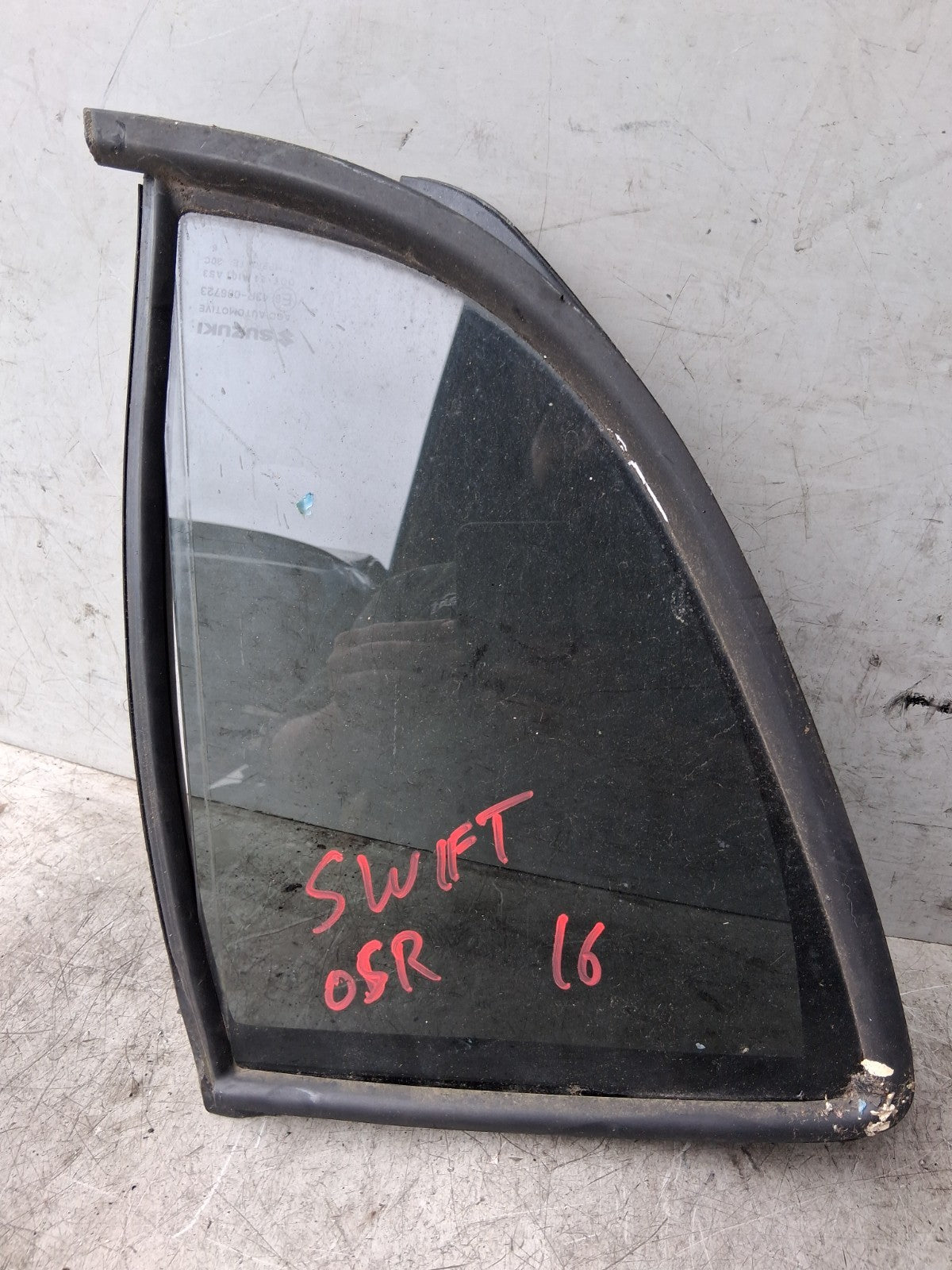 SUZUKI SWIFT MK3 2016 OSR DRIVER SIDE REAR RIGHT QUARTER WINDOW GLASS
