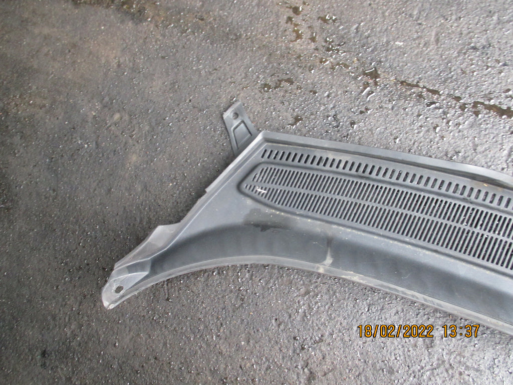 FORD ECOSPORT 2017 FRONT PLASTIC TRIM SCUTTLE PANEL VENT COVER