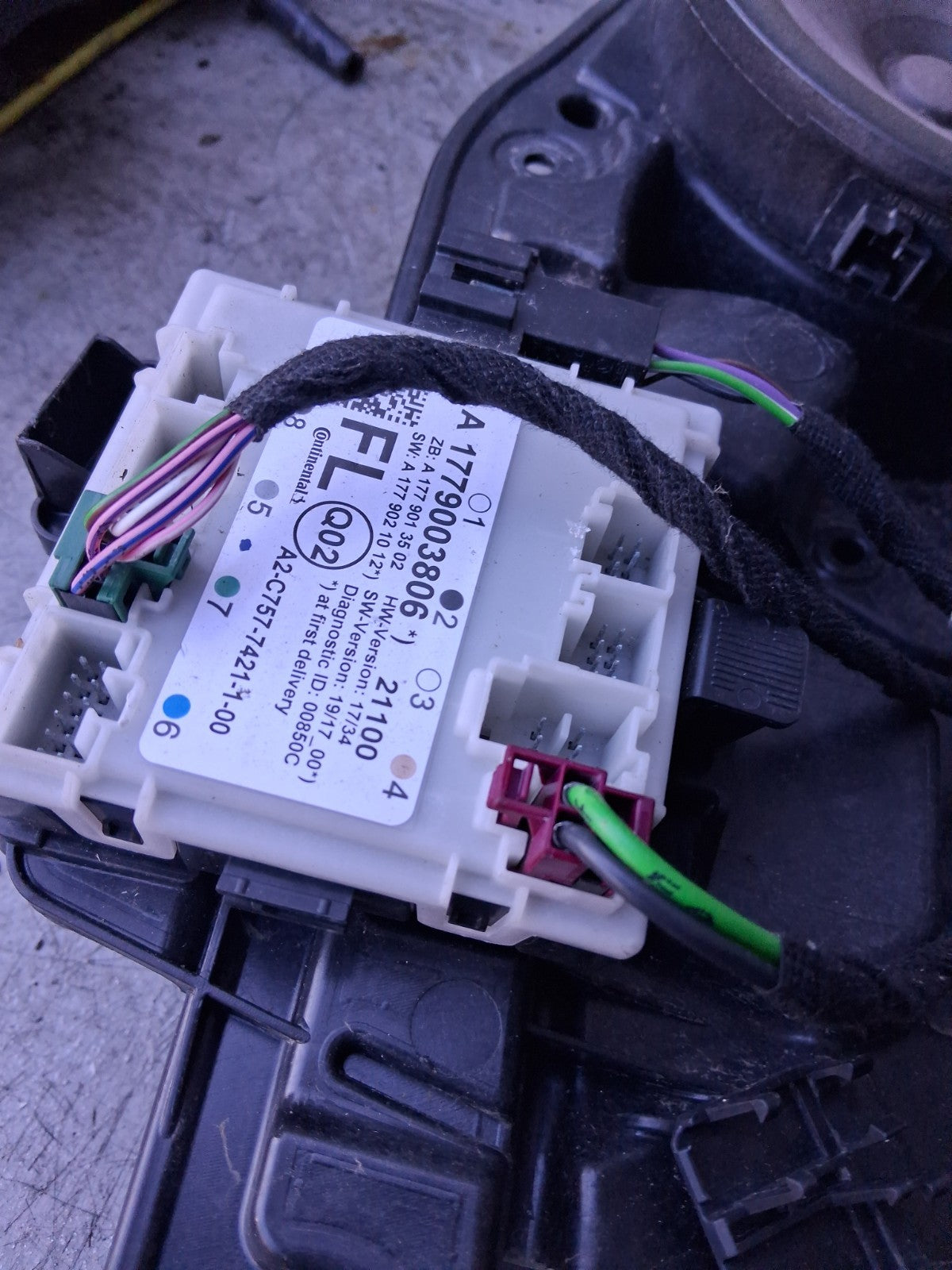 2021 MERCEDES A CLASS V177 NSF PASSENGER FRONT WINDOW REGULATOR & DOOR MODULE