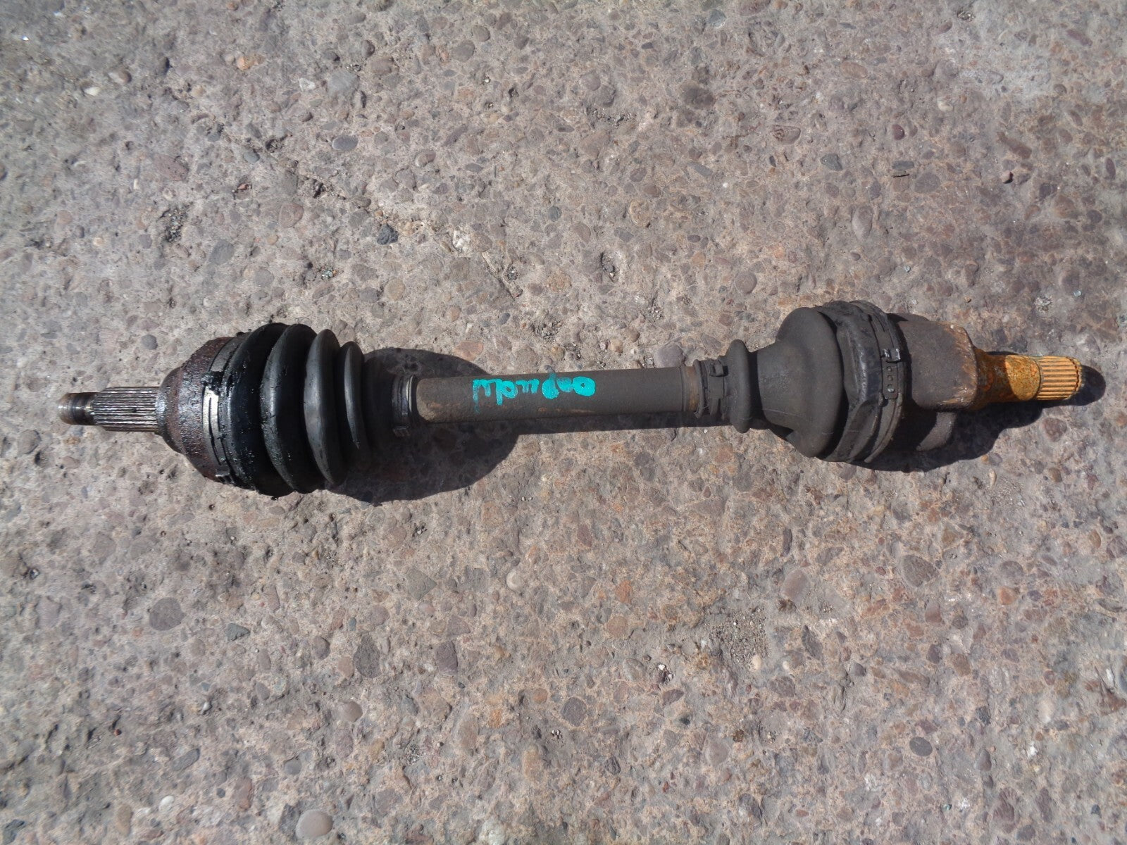 FORD MONDEO 2006 MK3 2.2 ST NSF PASSENGER SIDE FRONT DRIVESHAFT