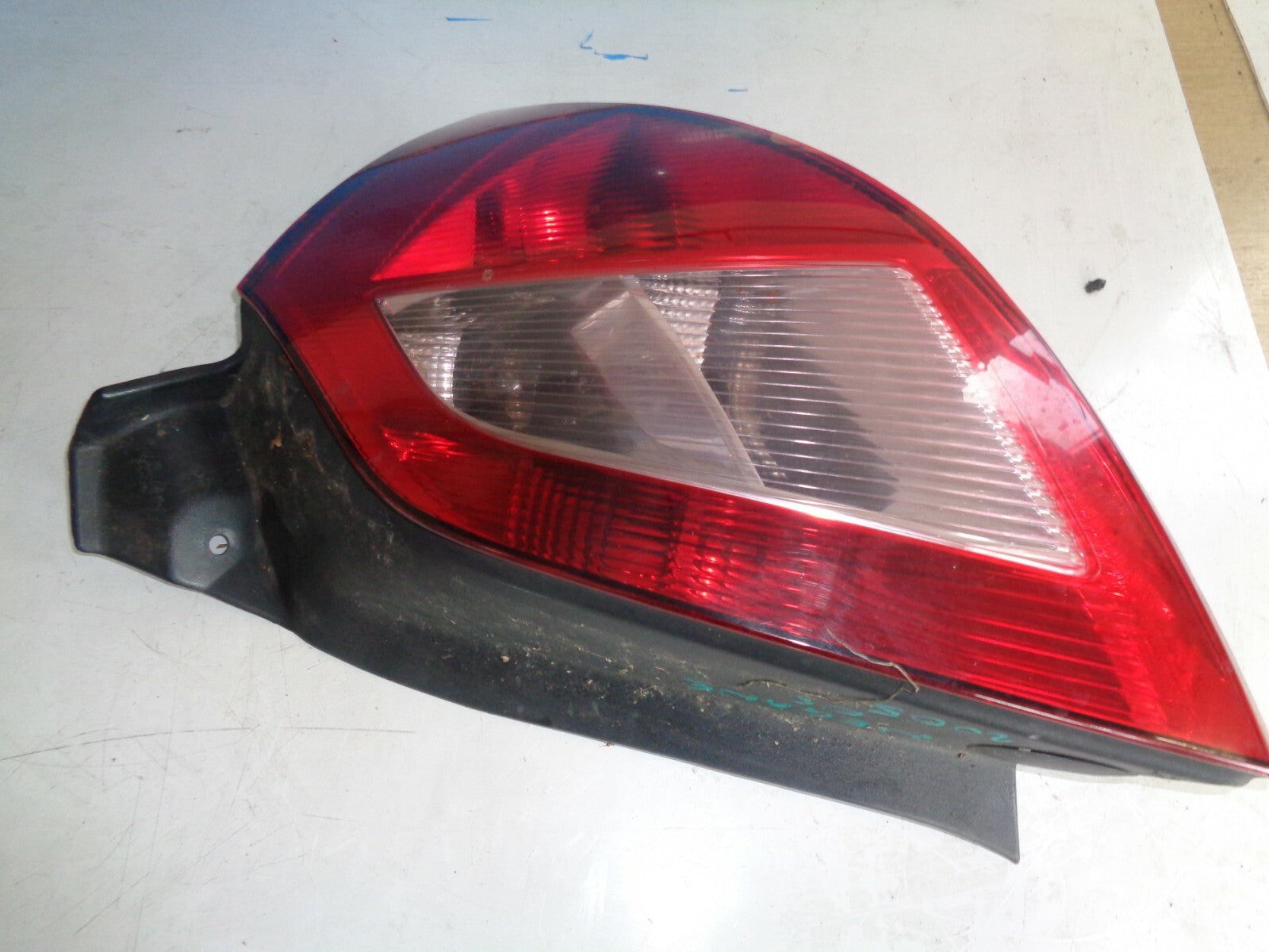 RENAULT MEGANE MK2 2005 OS DRIVER SIDE REAR TAIL LIGHT LAMP 820073237