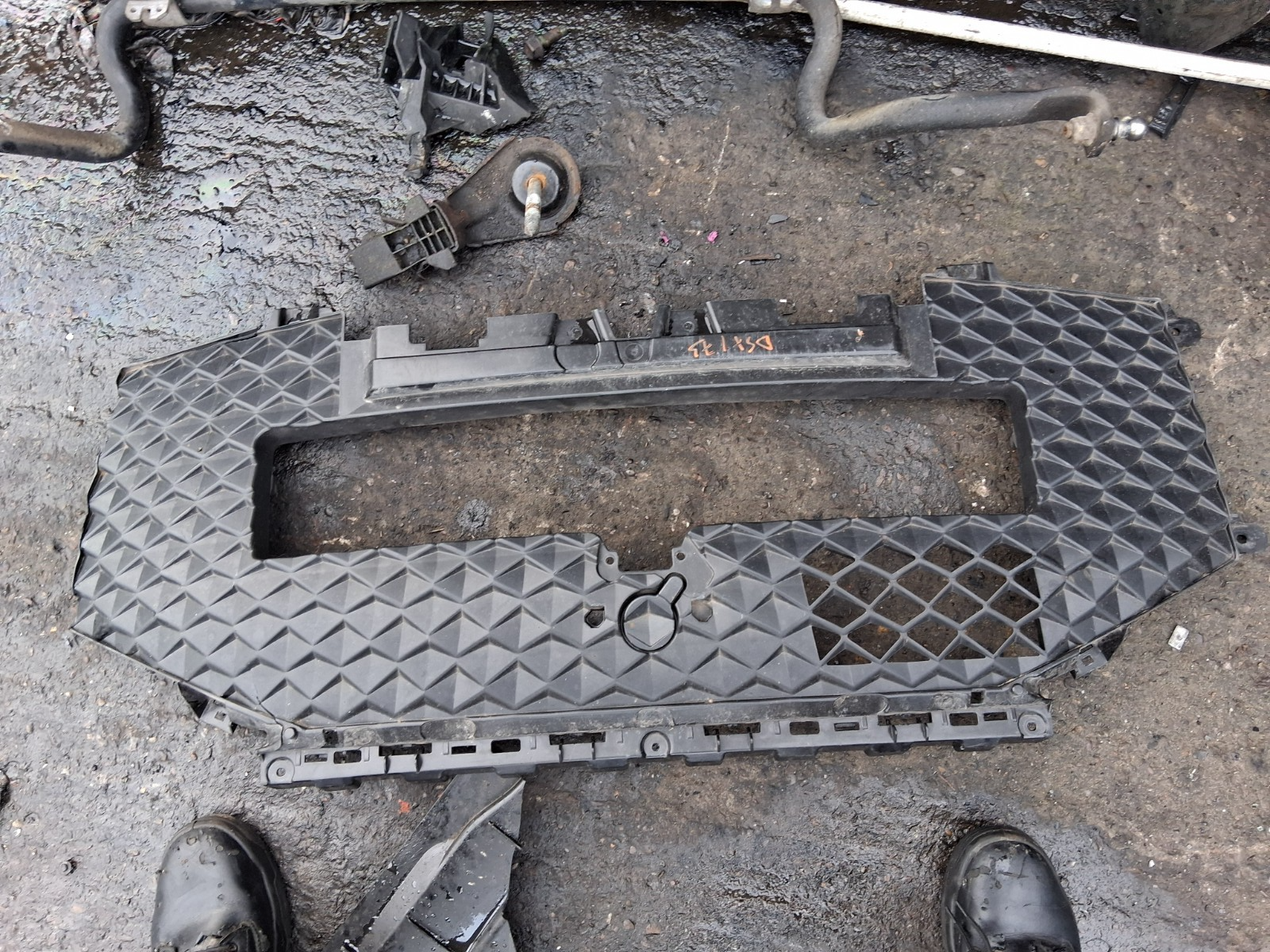 2024  DS AUTOMOBILES DS 7 FRONT BUMPER RADIATOR GRILL GRILLE DAMAGED