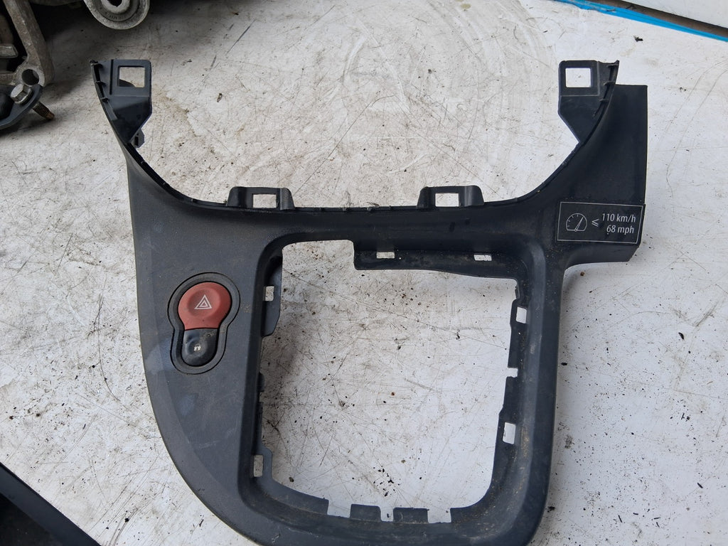 2020 RENAULT KANGOO MK2 RADIO STEREO MULTIMEDIA SURROUND TRIM 969338839R