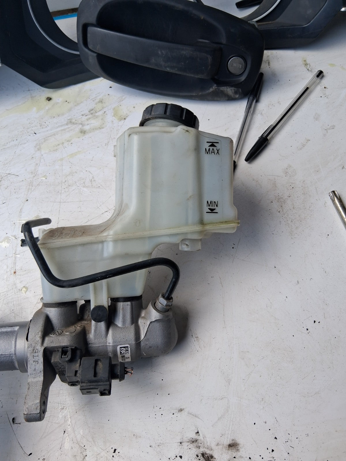 2016 VW VOLKSWAGEN TIGUAN BRAKE MASTER CYLINDER 03350887151
