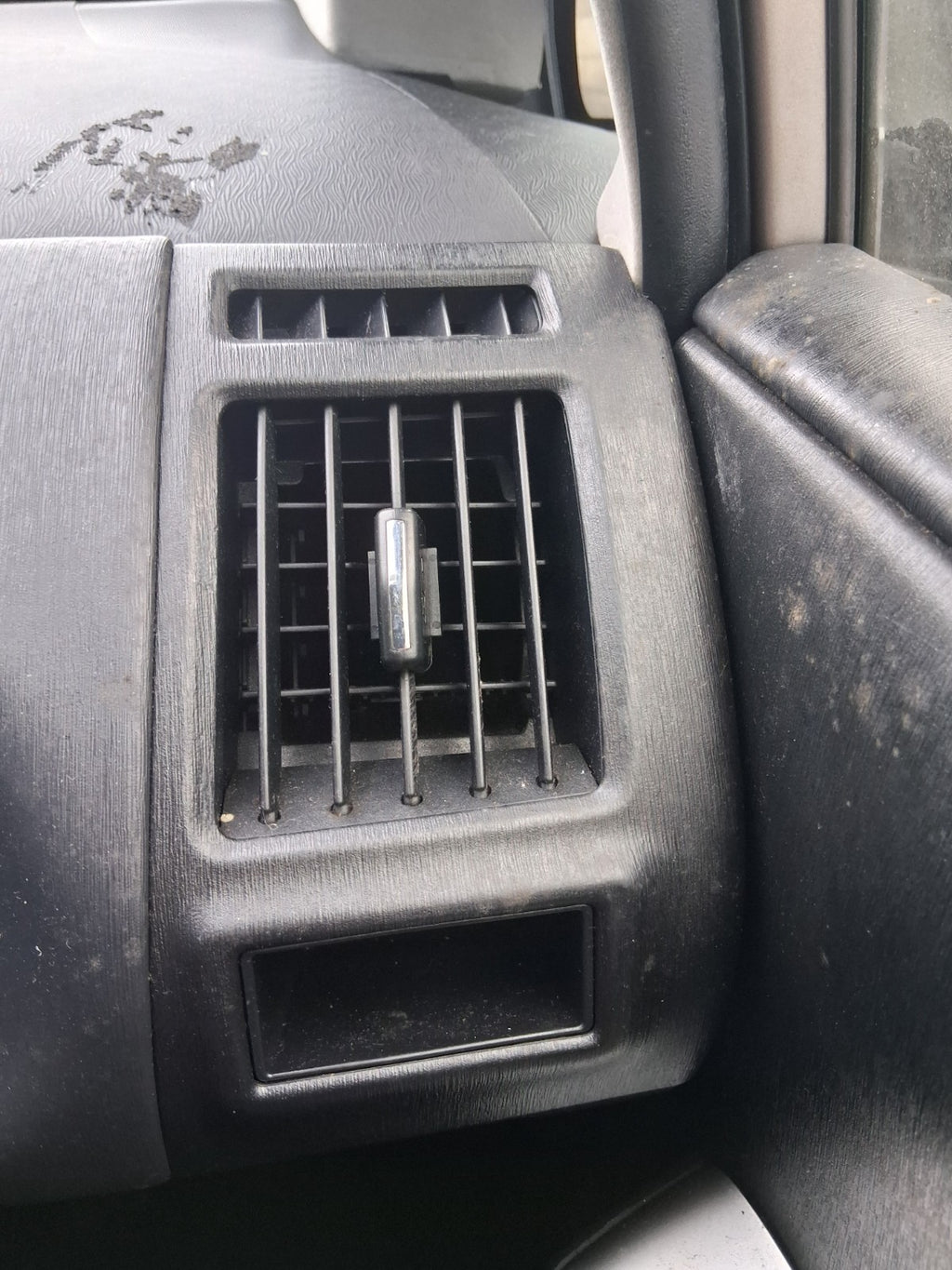 2018 TOYOTA PRIUS V PLUS XW40 OSF DRIVER SIDE FRONT RIGHT AIR VENT