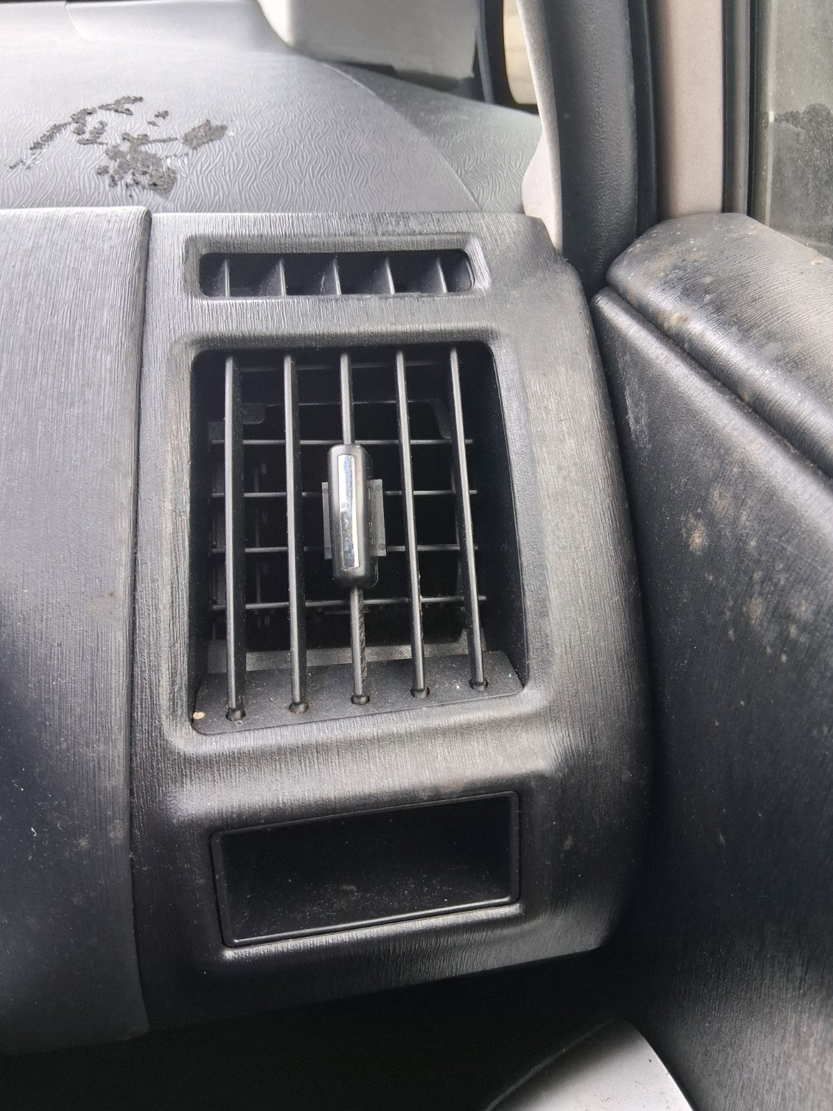 2018 TOYOTA PRIUS V PLUS XW40 OSF DRIVER SIDE FRONT RIGHT AIR VENT