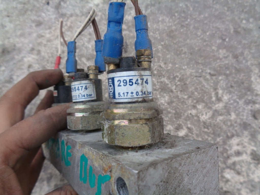 OPTARE ALERO PARTY BUS 2003 PNEUMATIC SWITCH VALVES