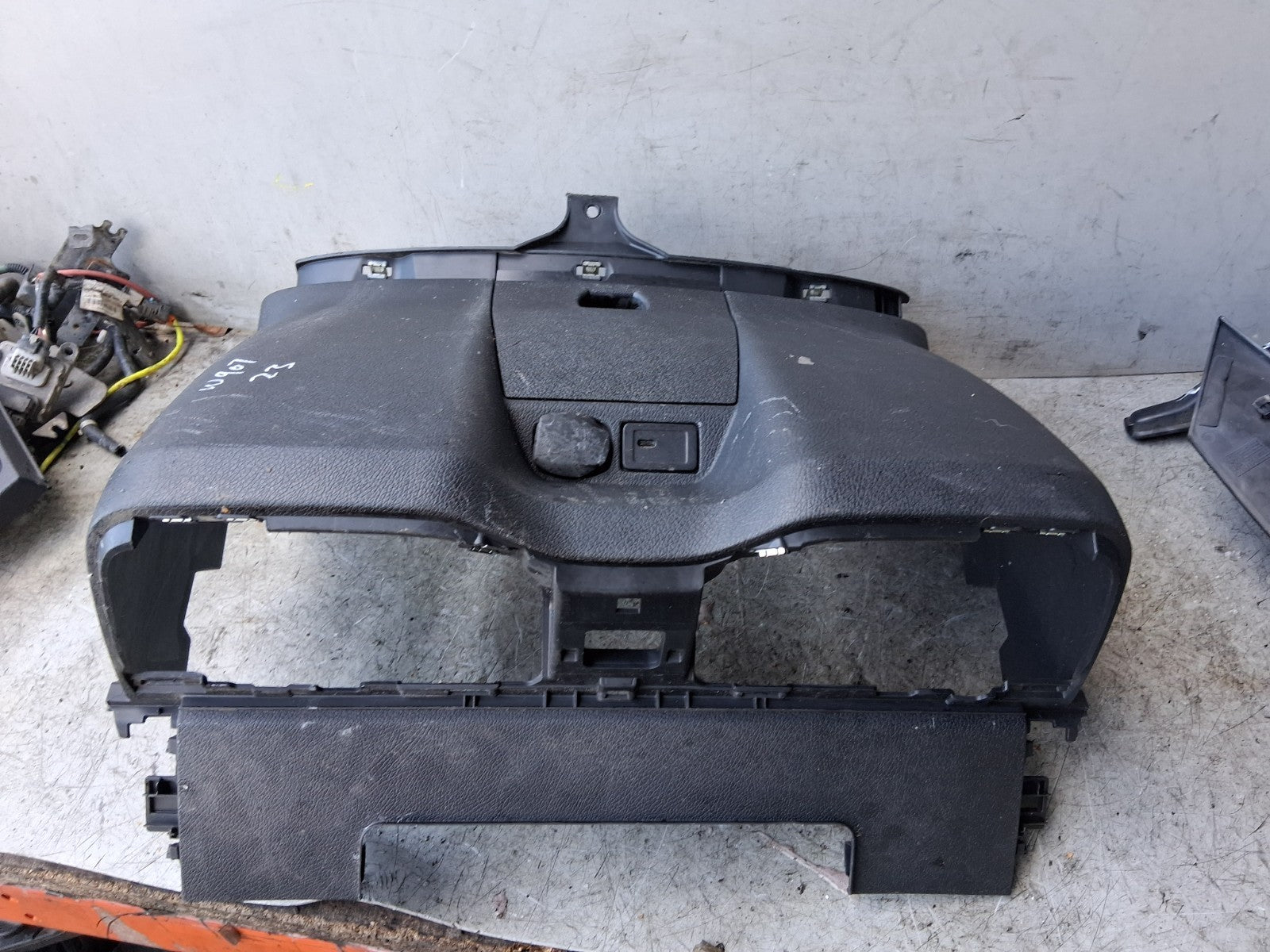 2023 MERCEDES BENZ SPRINTER W907 DASH TRIM & USB PORT A2478207802