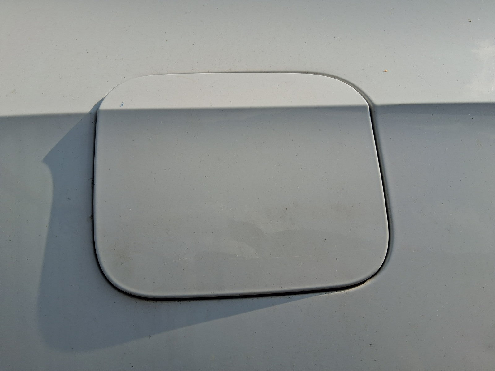 SEAT TOLEDO MK4 2018 HATCH FUEL DOOR FILLER FLAP WHITE