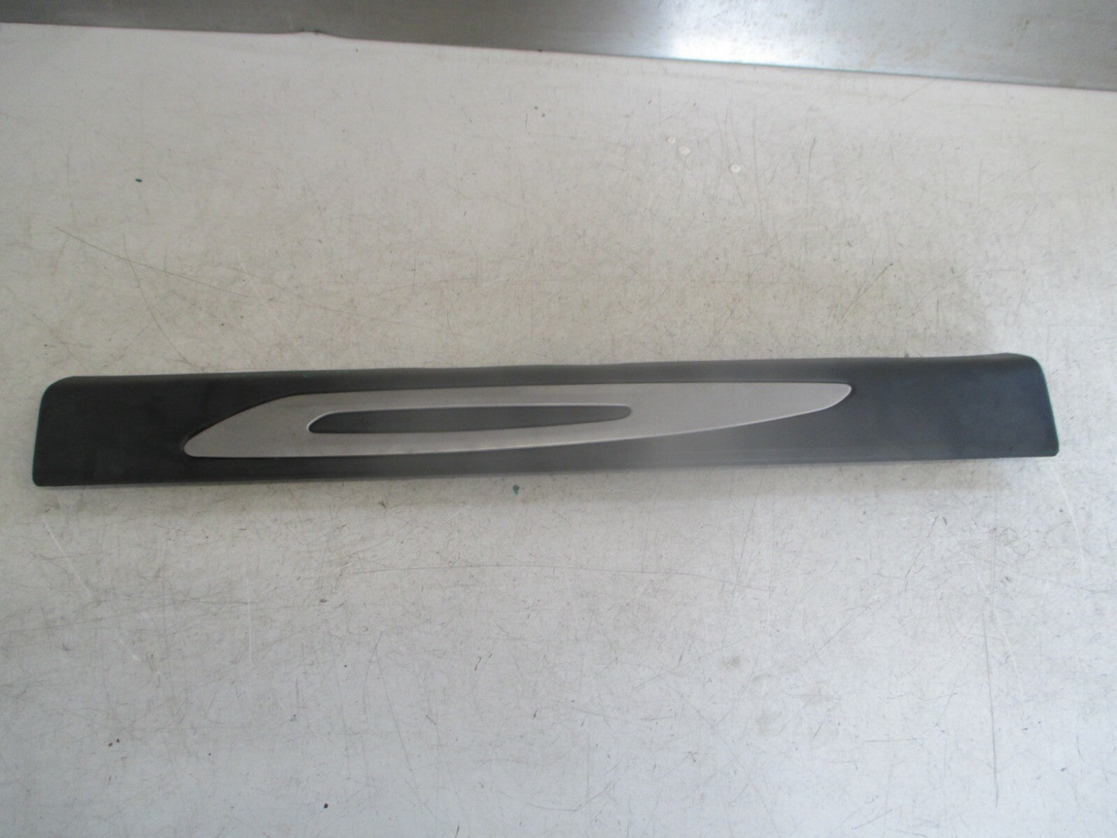2015 CITROEN DS3 OSF DRIVER FRONT INTERIOR DOOR STEP TRIM PIECE 9686604177OR