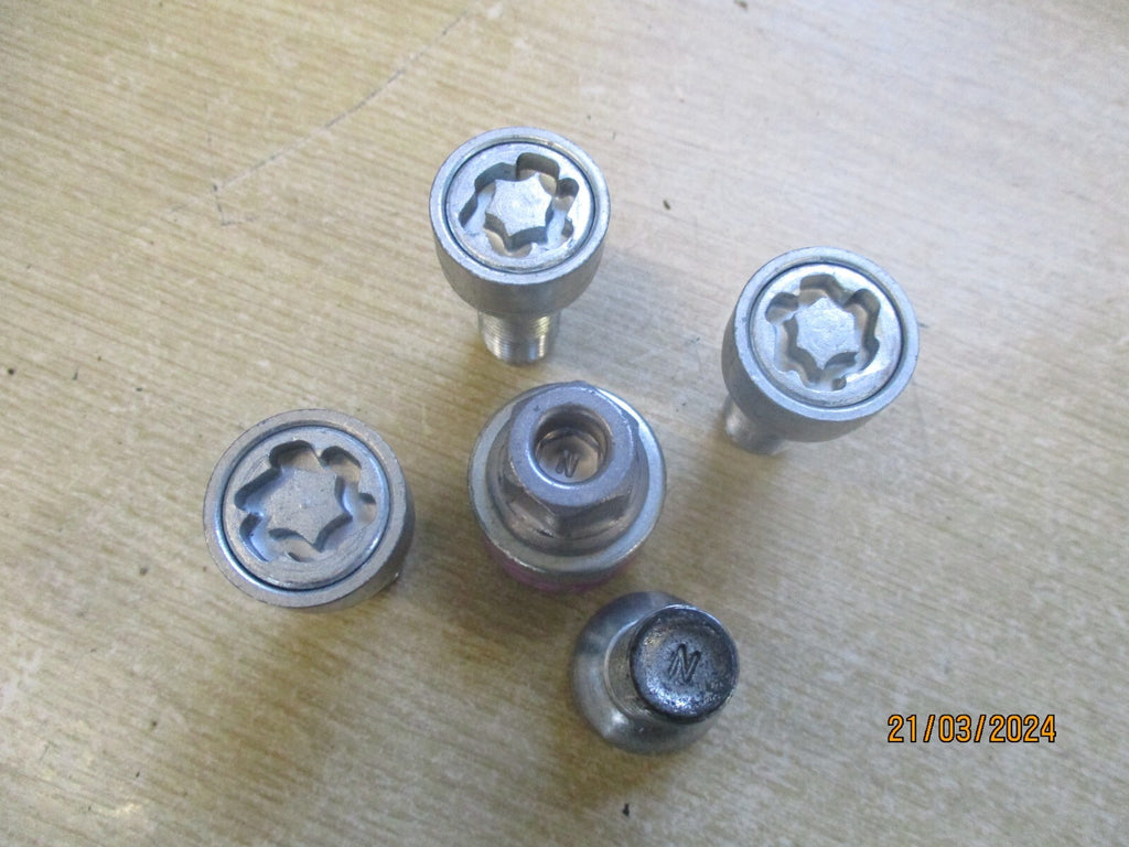VW VOLKSWAGEN T CROSS 2023 LOCKING WHEEL NUT & KEY SET
