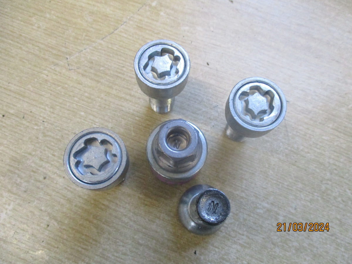 VW VOLKSWAGEN T CROSS 2023 LOCKING WHEEL NUT & KEY SET